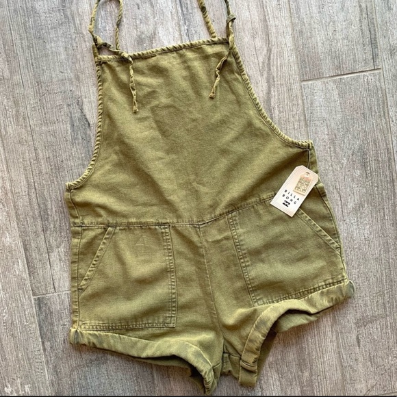 π₯π₯BILLABONG - SALT PLAYSUITπ₯π₯ - Picture 1 of 8